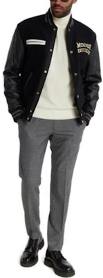 Moose Knuckles SS23 黑色字母贴补单排扣夹克. M33MB025G-940 Shop Moose Knuckles SS23 黑色字母贴补单排扣夹克. M33MB025G-940