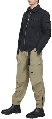 Moose Knuckles SS24 Jaket Katun Hitam Pola Embos Resleting Unisex M14MJ175H Shop Moose Knuckles SS24 Jaket Katun Hitam Pola Embos Resleting Unisex M14MJ175H