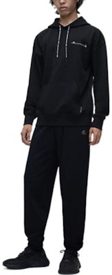 Moose Knuckles x TUZKI 黑色印花字母卫衣 男女同款 秋冬款式. M32US689CN-BLACK Shop Moose Knuckles x TUZKI 黑色印花字母卫衣 男女同款 秋冬款式. M32US689CN-BLACK