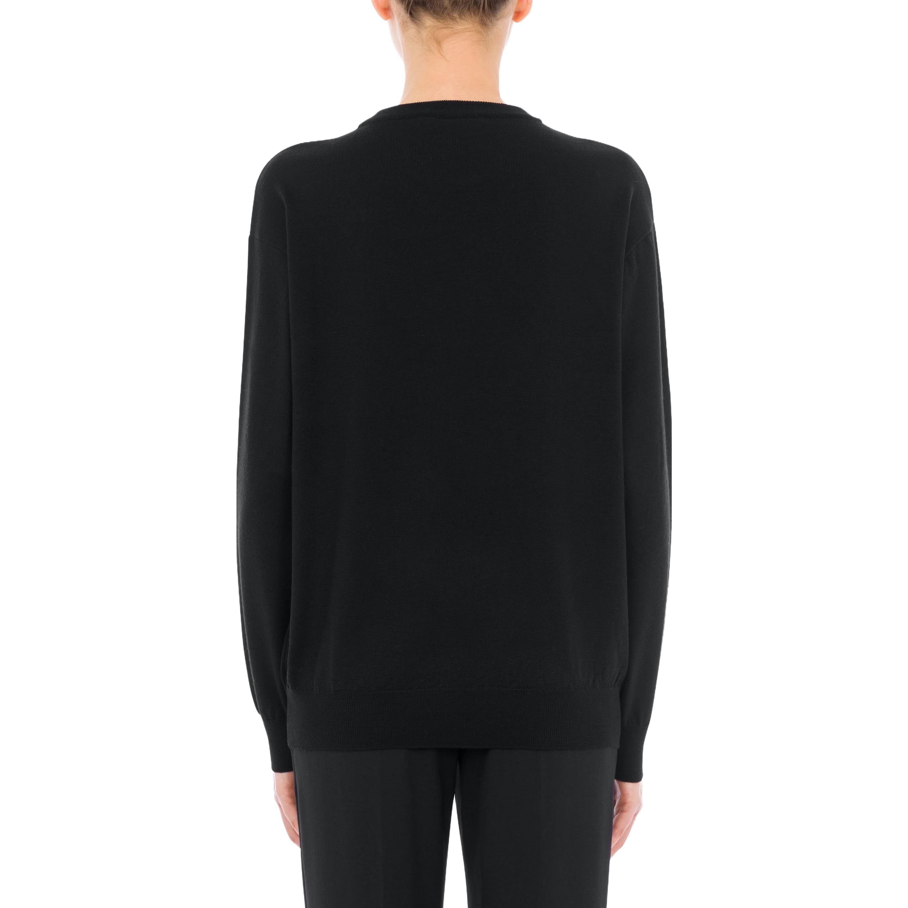 Shop モスキーノ ブラック クルーネック セーター レターアニマル柄デザイン A0928-5401-2555