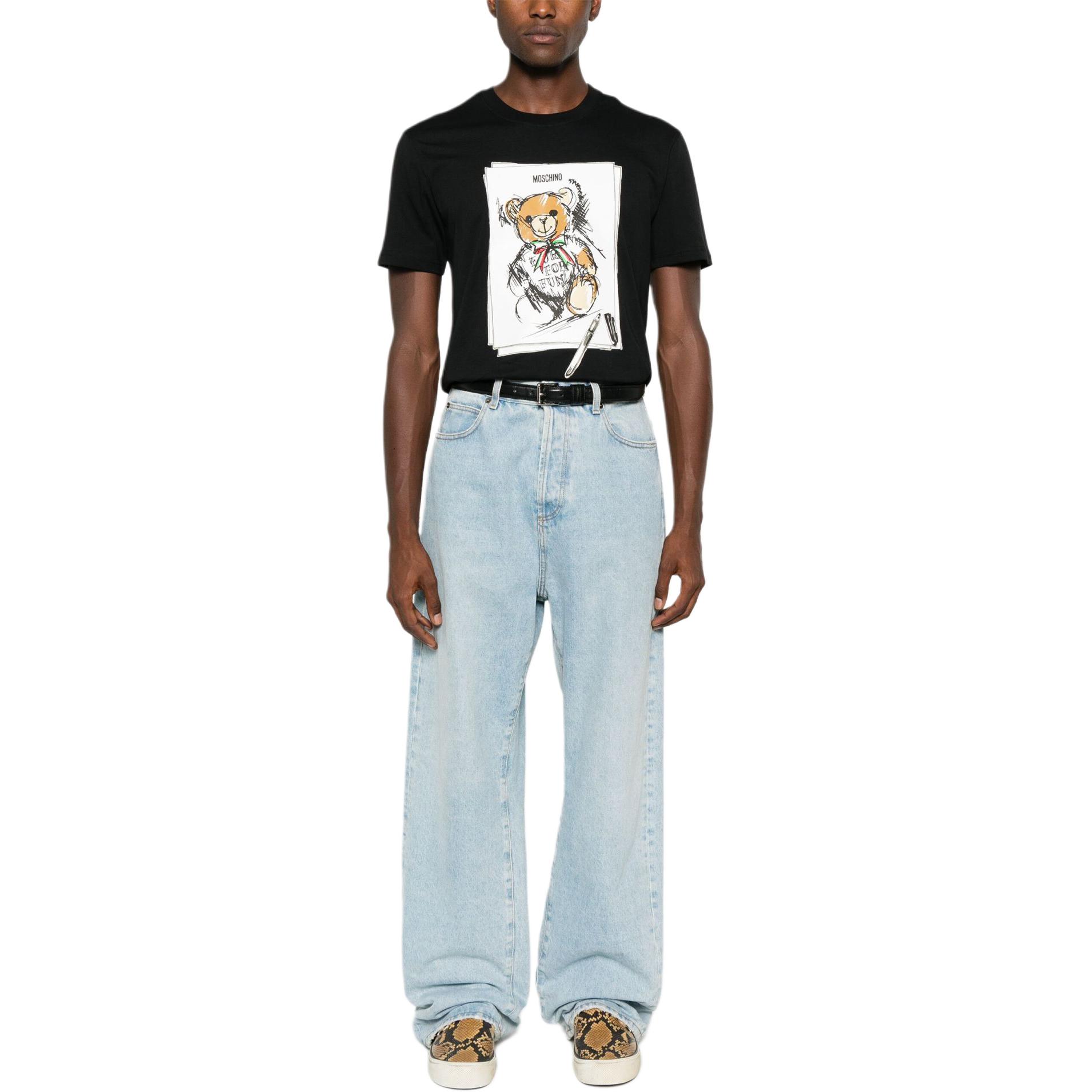 Lookbook MOSCHINO 黑色短袖T恤 泰迪熊Logo印花設計 V07145241-BLACK