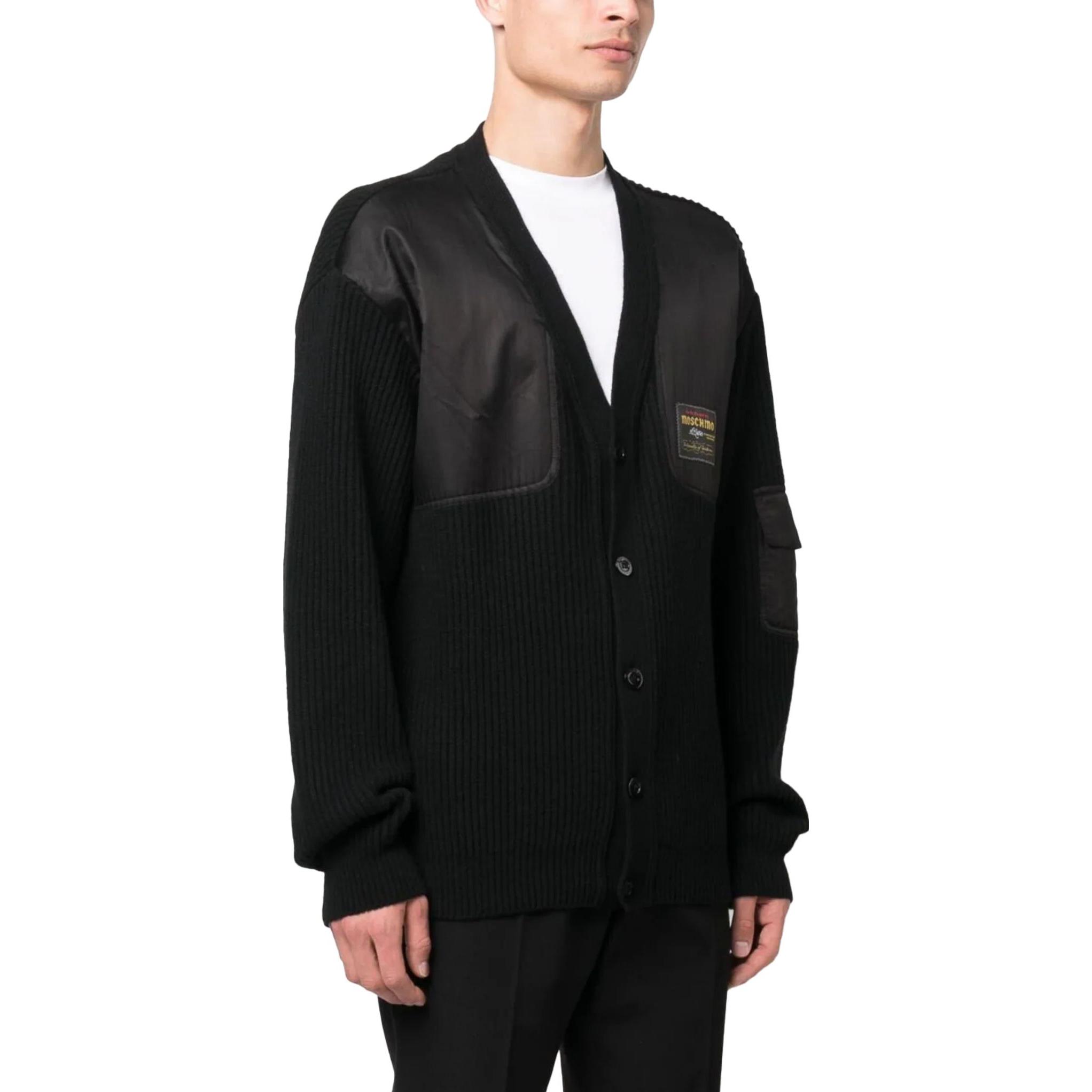 Shop モスキーノ ブラック Vネック シングルブレスト ニットカーディガン 長袖 A0916-5203-0555