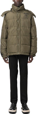 MOSCHINO Chaqueta Verde Acolchada con Capucha Desmontable y Logo. A063470171427 Lookbook MOSCHINO Chaqueta Verde Acolchada con Capucha Desmontable y Logo. A063470171427