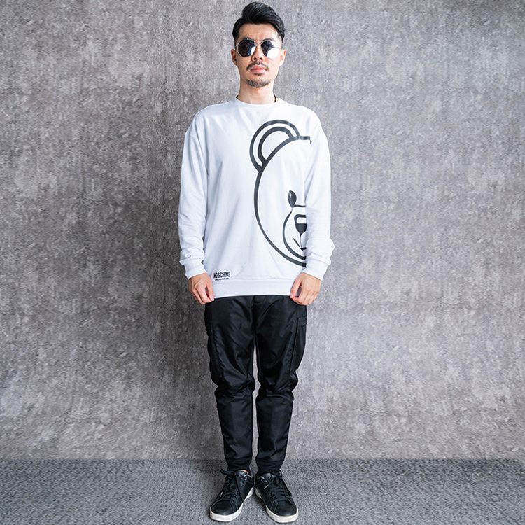 Lookbook Moschino Bear Cartoon Graphic Cotton Long Sleeve Sweatshirt White Men A1716-8111-0001