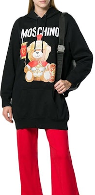 Moschino Hoodie Dress Lengan Panjang Cetakan Roman Teddy Bear Hitam. E-V0427-5527-2555 Details for Moschino Hoodie Dress Lengan Panjang Cetakan Roman Teddy Bear Hitam. E-V0427-5527-2555
