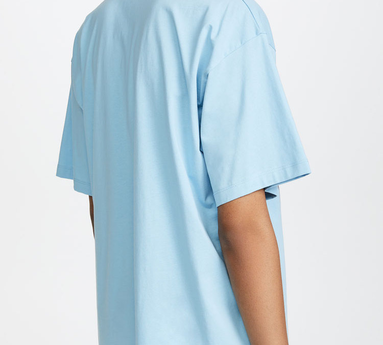 Purchase Camiseta Unisex Moschino Azul de Manga Corta con Estampado de Pony. 3XT0798-4040-1305