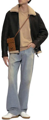 Moschino Brown Solid Color Round Neck Pullover Loose-Fit Sweatshirt V0902-2001-0148 Lookbook Moschino Brown Solid Color Round Neck Pullover Loose-Fit Sweatshirt V0902-2001-0148