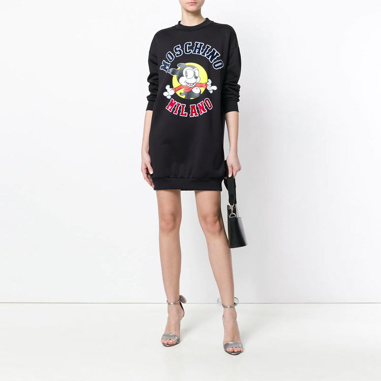 Shop 모스키노 만화 프린트 긴팔 스웻셔츠 원피스 블랙. A0454-0541-3555