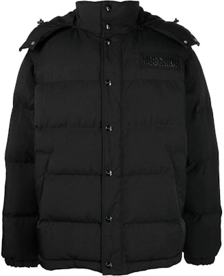 MOSCHINO FW22 黑色連帽外套,簡約Logo貼布設計。 A0611-5215-1555 Buy MOSCHINO FW22 黑色連帽外套,簡約Logo貼布設計。 A0611-5215-1555