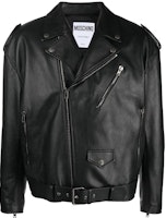 MOSCHINO FW22 Black Leather Jacket with Letter Print and Zipper Pockets. J3704-7070-1555 MOSCHINO FW22 Black Leather Jacket with Letter Print and Zipper Pockets. J3704-7070-1555