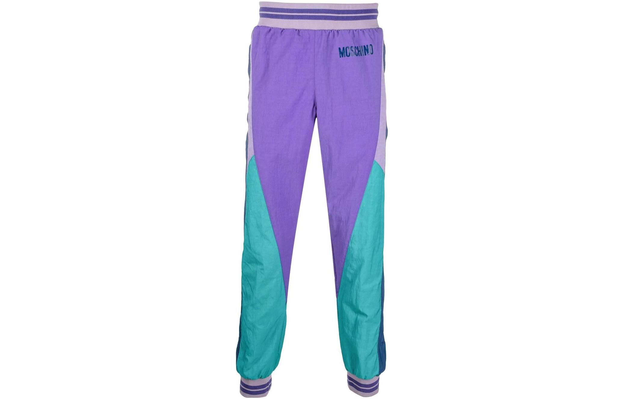 Order 모스키노 FW22 멀티컬러 로고 프린트 조거 팬츠. A0319-5215-2278