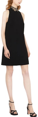 MOSCHINO FW22 Gaun Hitam Tanpa Lengan Berkerah Detail Leher Tinggi. A0460-5424-2555 Lookbook MOSCHINO FW22 Gaun Hitam Tanpa Lengan Berkerah Detail Leher Tinggi. A0460-5424-2555