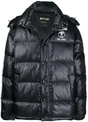 MOSCHINO FW22 Chaqueta Hoodie Acolchada Negra Hombre Logo Doble Signo de Interrogación. A0634-7017-1555 Buy MOSCHINO FW22 Chaqueta Hoodie Acolchada Negra Hombre Logo Doble Signo de Interrogación. A0634-7017-1555