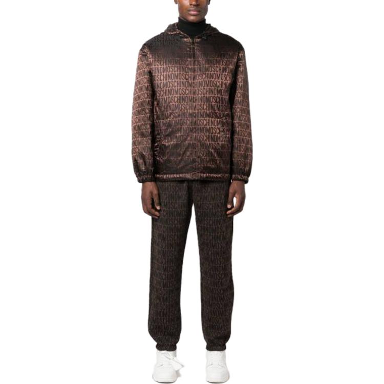 Lookbook Chaqueta Ligera con Capucha Logo MOSCHINO FW23 Hombre Marrón. A0613-7616-1103