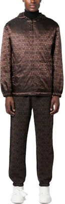 Chaqueta Ligera con Capucha Logo MOSCHINO FW23 Hombre Marrón. A0613-7616-1103 Lookbook Chaqueta Ligera con Capucha Logo MOSCHINO FW23 Hombre Marrón. A0613-7616-1103