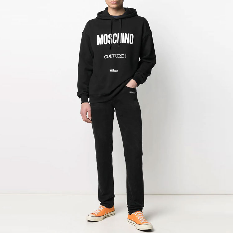 Lookbook Moschino 男款黑色連帽上衣 長袖 ロゴ印花 A1729-2027-1555