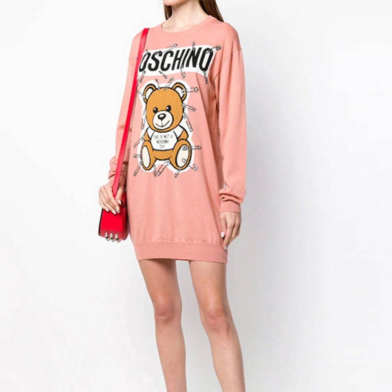 Lookbook 모스키노 테디베어 크루넥 스웻셔츠 드레스 핑크. EV0493-5501-1147