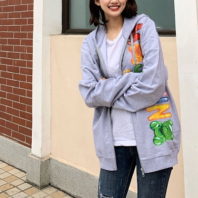 モスキーノ ユニセックス オーバーサイズ ジップアップ フーディ ジャケット グレー 3-A1702-2318-0489 Purchase モスキーノ ユニセックス オーバーサイズ ジップアップ フーディ ジャケット グレー 3-A1702-2318-0489