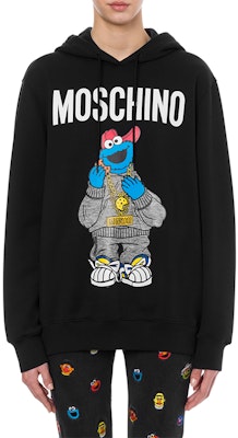 MOSCHINO x Sesame Street 黑色餅乾怪獸連帽衫 男女同款 SS21 聯名款 MAS212A-1779-6027 Lookbook MOSCHINO x Sesame Street 黑色餅乾怪獸連帽衫 男女同款 SS21 聯名款 MAS212A-1779-6027