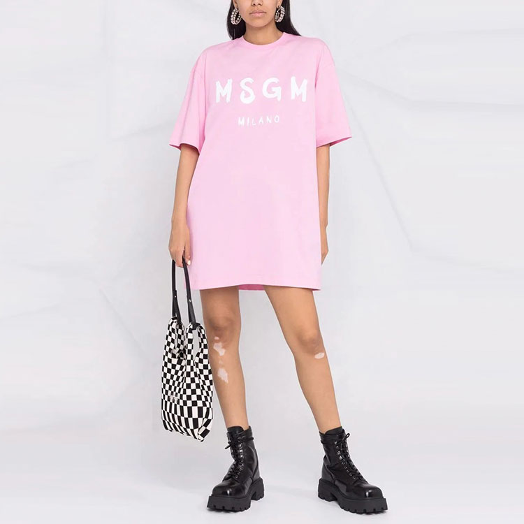 Lookbook MSGM FW21 Baju Gaun T-Shirt Logo Cetak Lengan Pendek Merah Jambu 2000MDA510200002-12