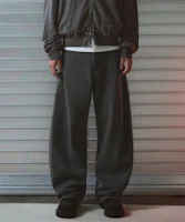 Lookbook MUSINSA STANDARD【Champion 聯名】成衣染色弧形牛仔褲(炭灰色) MMFNP9C09-CG