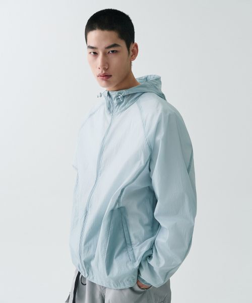 Lookbook MUSINSA STANDARD [City Leisure] Sheer Windbreaker Jacket [Cloudy Blue] MMDJJ5Z02-CY