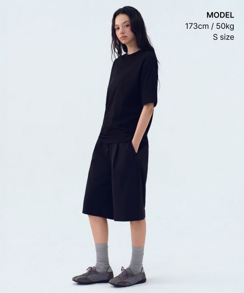Shop MUSINSA STANDARD [涼感標準] 寬鬆版圓領T恤 [黑色] MMJTS6Z19-BK