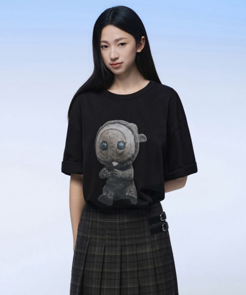 Shop MUSINSA STANDARD [Donggung Collab] Tteokbboki Black T-shirt 1 [Black] MMFTS9D11-BK
