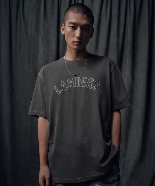 Lookbook MUSINSA STANDARD [SSG Landers聯名] 碳染T恤 [炭灰色] MMFTS7D94-CG