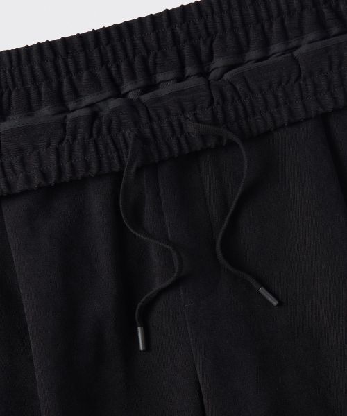 Lookbook MUSINSA STANDARD 磨毛單褶寬版鬆緊腰長褲 [黑色] MMDPCAZ13-BK