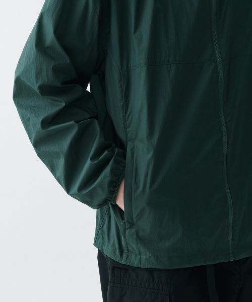 Purchase MUSINSA STANDARD City Leisure Lightweight Packable Windbreaker Jacket [Hunter Green] MMDJJ5Z81-TG