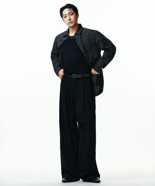 MUSINSA STANDARD Extra Wide Two-Tuck Hidden Banding Slacks [Black] MMFPL3C03-BK