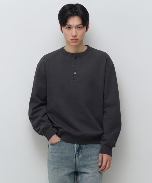 Musinsa Standard Henley Neck Sweatshirt [Dark Gray] MMFTK8C68-DG