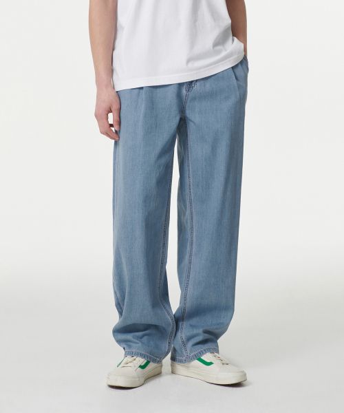 MUSINSA STANDARD Lightweight One-Tuck Regular Fit Denim Pants [Light Indigo] MMDNP5Z03-LI