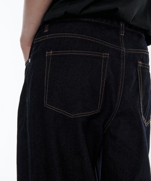 Shop MUSINSA STANDARD 寬鬆直筒牛仔褲【深靛藍】 MMCNP0Z19-DI