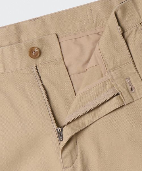 Lookbook Musinsa Standard Regular Fit Hidden Banding Chino Pants [Beige] MMEPC3Z02-BE