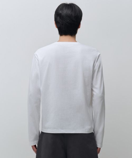 Shop Musinsa Standard Regular Long Sleeve Crop T-Shirt [White] MMFTL8A02-WH