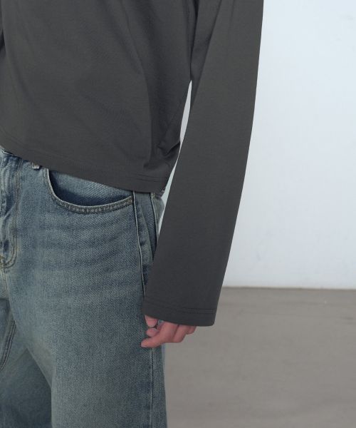 Purchase MUSINSA STANDARD 常规版型长袖短款T恤（深灰色） MMFTL8A02-DG