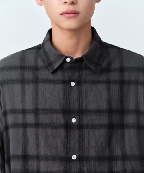 Shop Musinsa Standard Relaxed Crinkle Ombre Check Shirt 2 [Dark Grey/Black] MMFSL5A11-W3