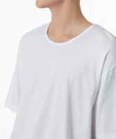 Shop MUSINSA STANDARD 寬鬆版圓弧領短袖 T 恤【白色】 MMDTS6Z04-WH