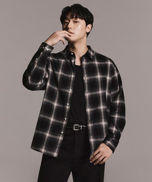 Musinsa Standard Relaxed Flannel Ombre Check Shirt [Black/Ivory] MMESL5C13-60