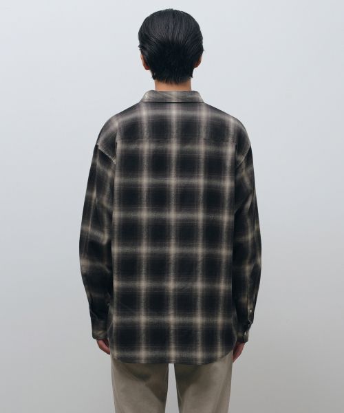 Shop Musinsa Standard Relaxed Flannel Ombre Check Shirt [Black/Ivory] MMESL5C13-60