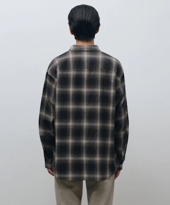 MUSINSA STANDARD 宽松版法兰绒渐变格纹衬衫【黑色/象牙白】 MMESL5C13-60 Shop MUSINSA STANDARD 宽松版法兰绒渐变格纹衬衫【黑色/象牙白】 MMESL5C13-60