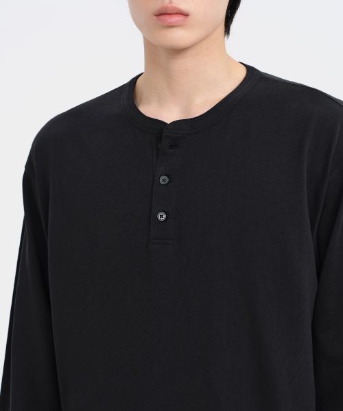 Shop Musinsa Standard 羅紋袖口亨利領長袖 T 恤 [黑色] MMETL5B03-BK