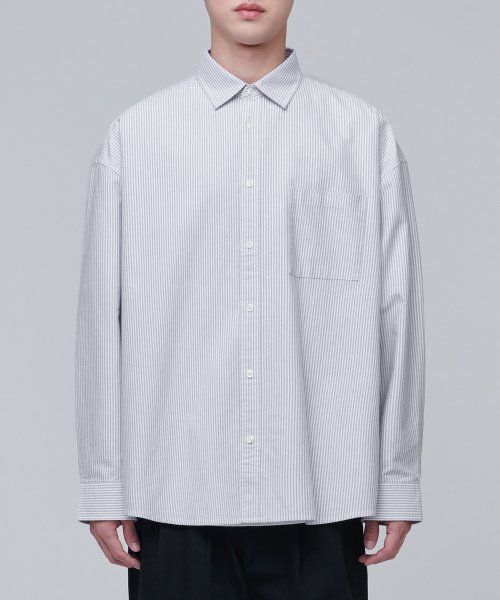 Lookbook Kemeja Oxford Oversized Berjalur Musinsa Standard [Jalur Kelabu] MMASLAZ10-93