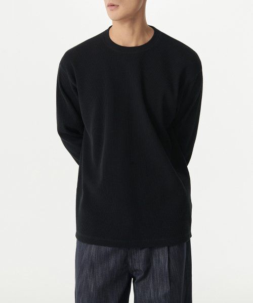 Lookbook Musinsa Standard T-Shirt Waffle Leher Bulat Lengan Panjang Potongan Santai [Hitam] MMDTL4Z01-BK