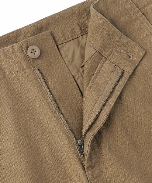 Shop MUSINSA STANDARD 白色緞面軍官長褲［沙米色］ MMCPC9Z01-SE
