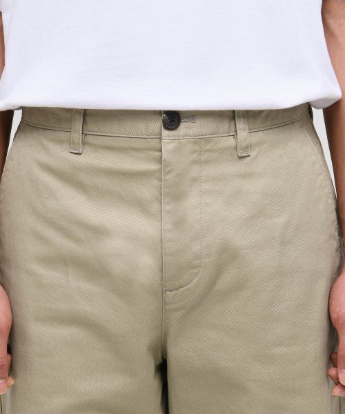 Lookbook MUSINSA STANDARD Seluar Chino Lebar [Beige] MM0PC9Z04-BE