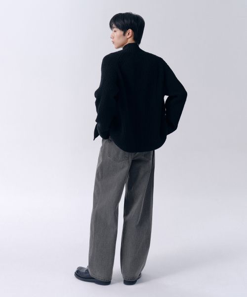 Shop MUSINSA STANDARD 寬版牛仔褲【灰色】 MMJNP0Z06-GR
