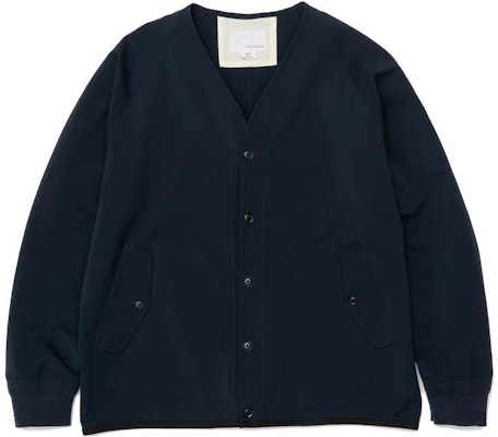 nanamica FW22 素色V領長袖針織開衫 SUAS225U Lookbook nanamica FW22 素色V領長袖針織開衫 SUAS225U